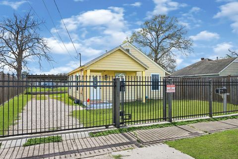 7330 Dallas Street Houston TX 77011