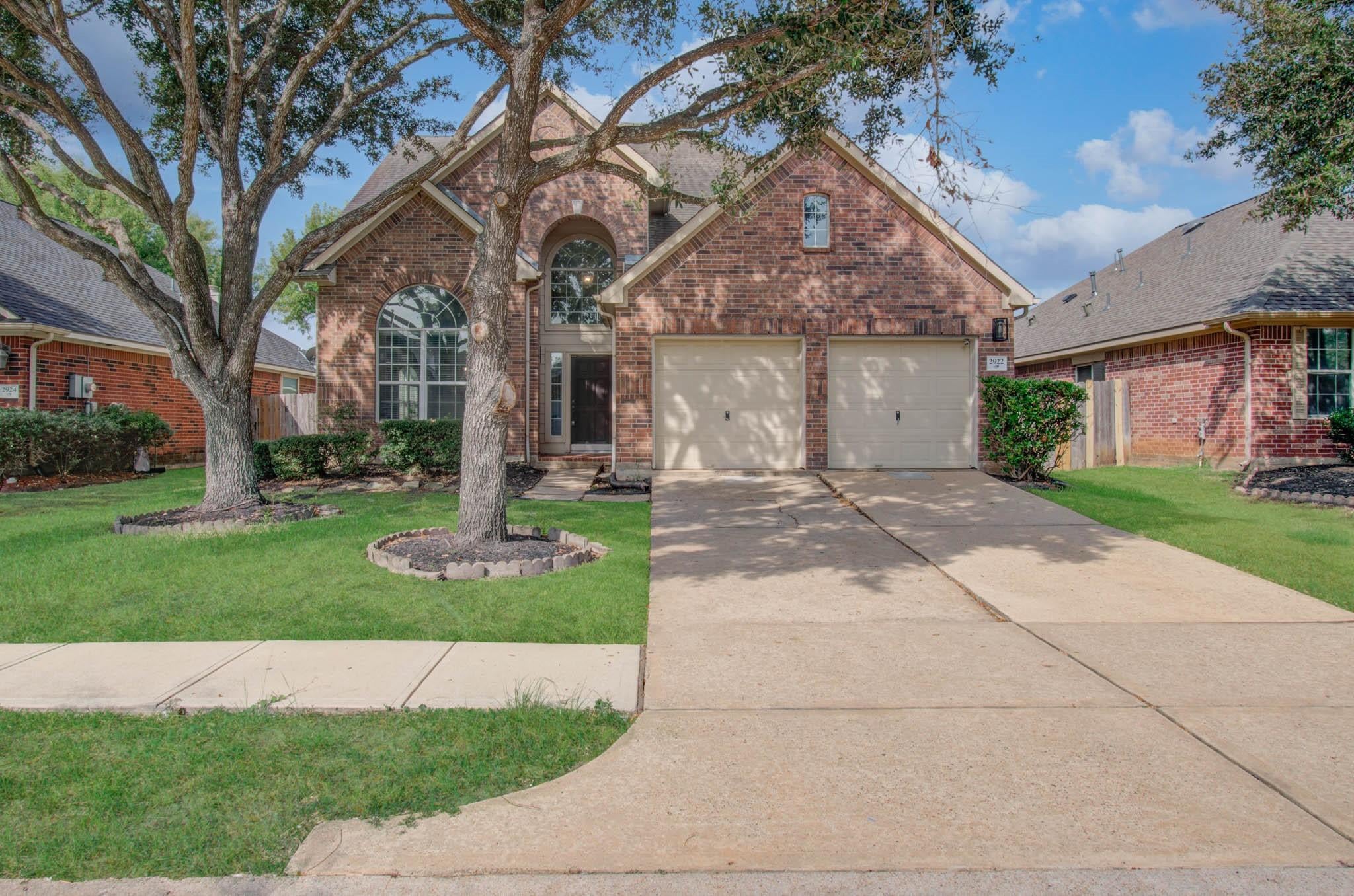 2922 Laurel Brook Lane