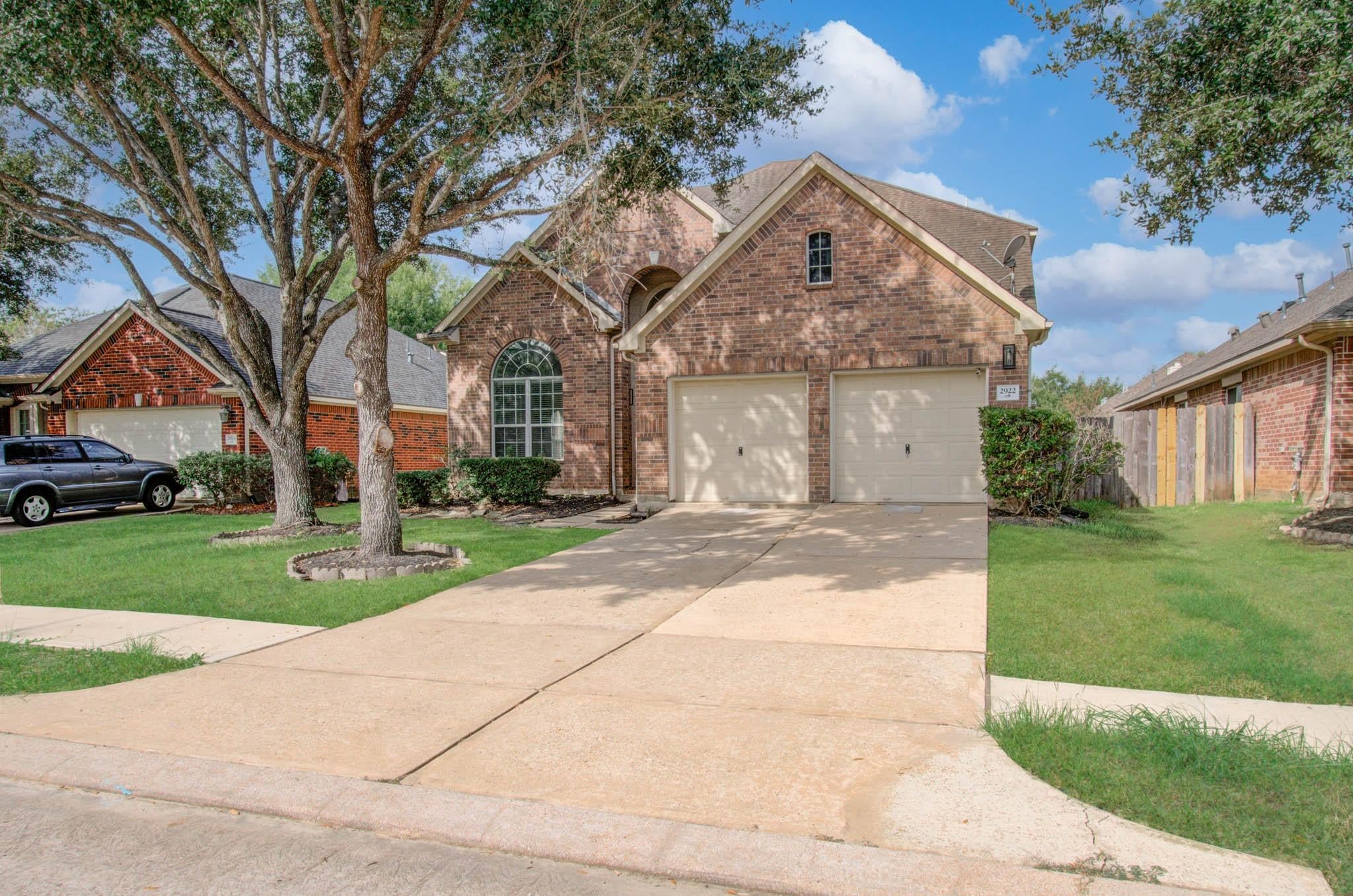 2922 Laurel Brook Lane