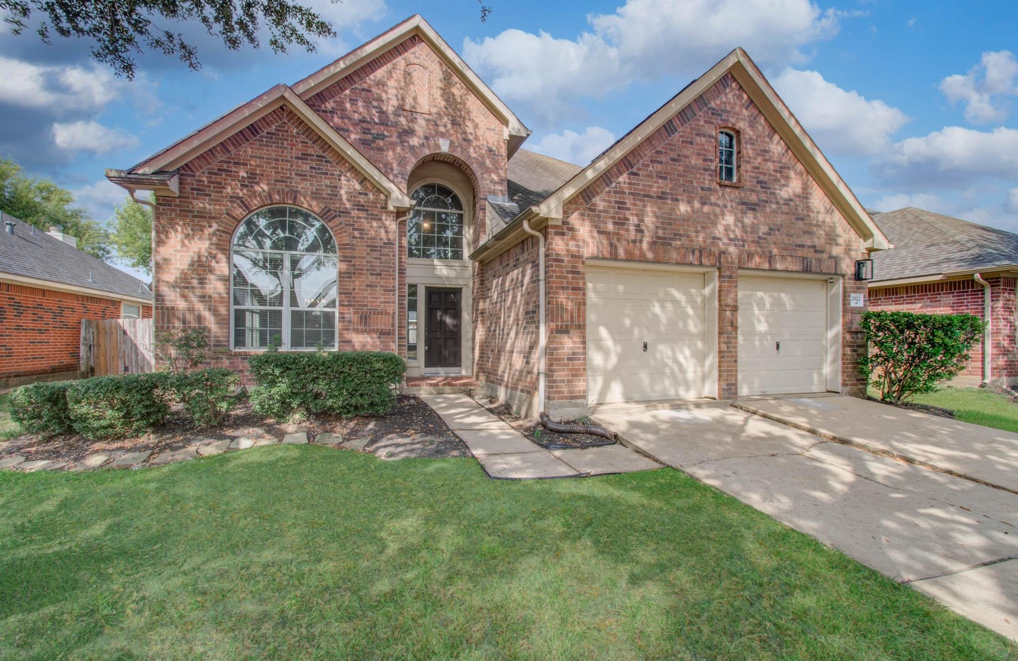2922 Laurel Brook Lane
