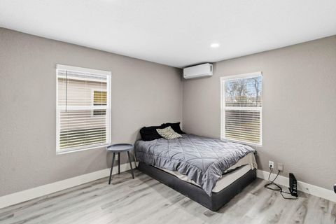 Tiny photo for 5914 Southcrest Street, Houston, TX 77033 (MLS # 63485138)