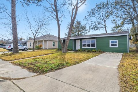 Tiny photo for 5914 Southcrest Street, Houston, TX 77033 (MLS # 63485138)