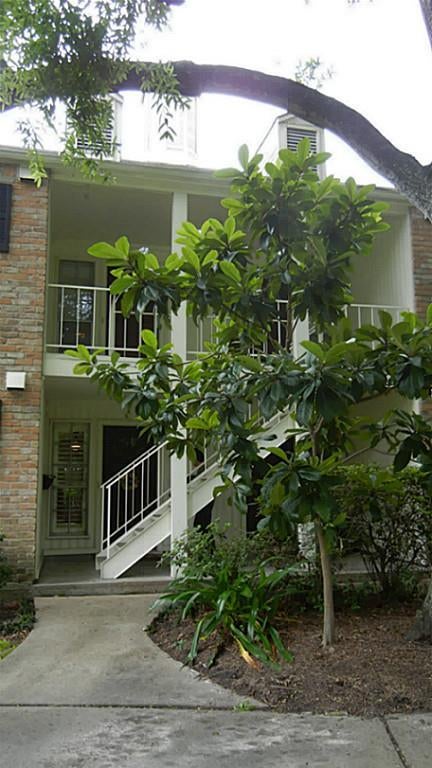 Photo of 883 Wax Myrtle Lane, Houston, TX 77079 (MLS # 70989922)