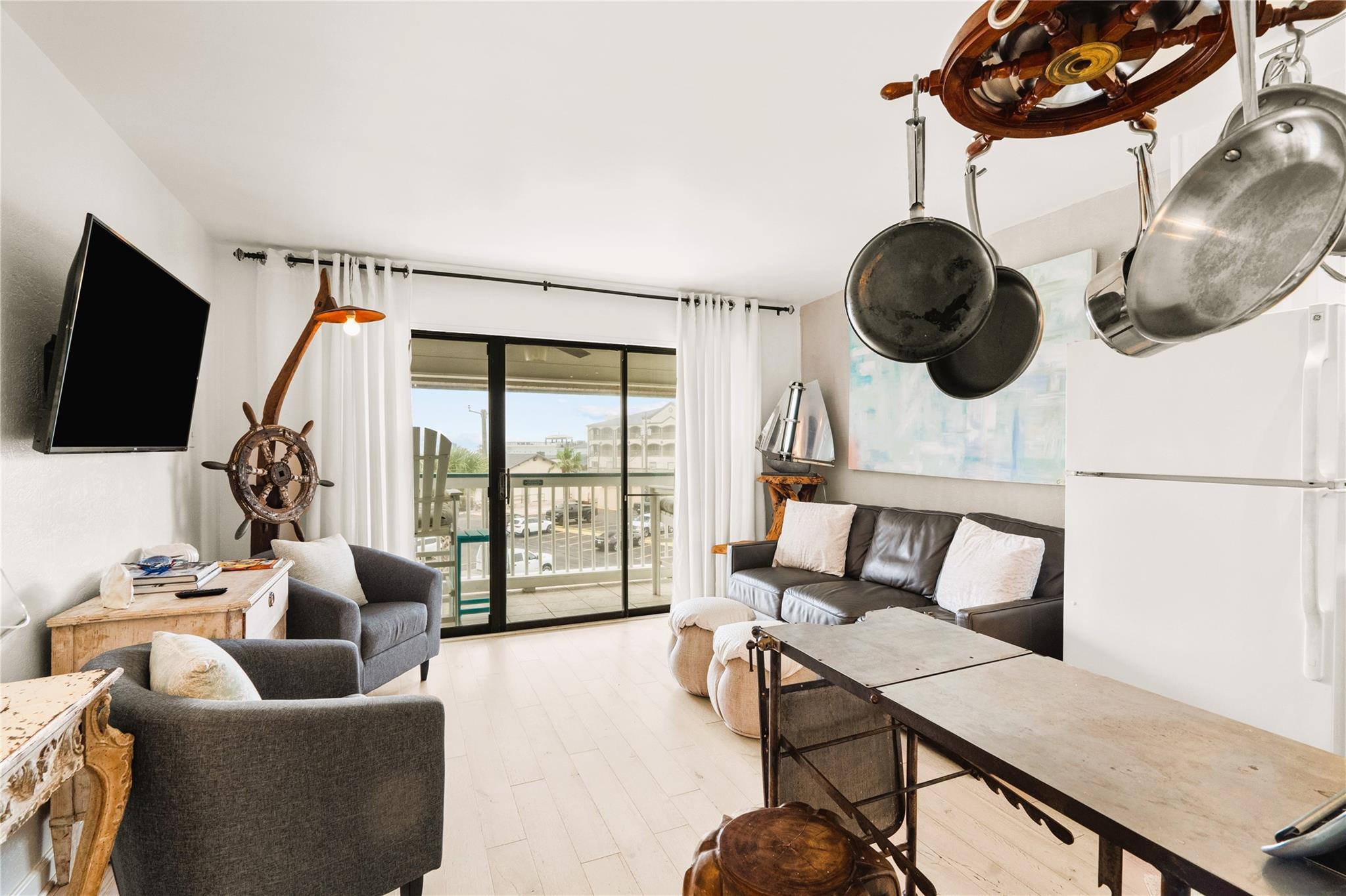 6102 Seawall Boulevard 290