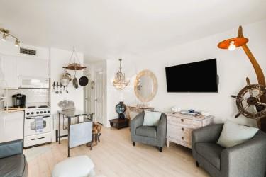 6102 Seawall Boulevard 290