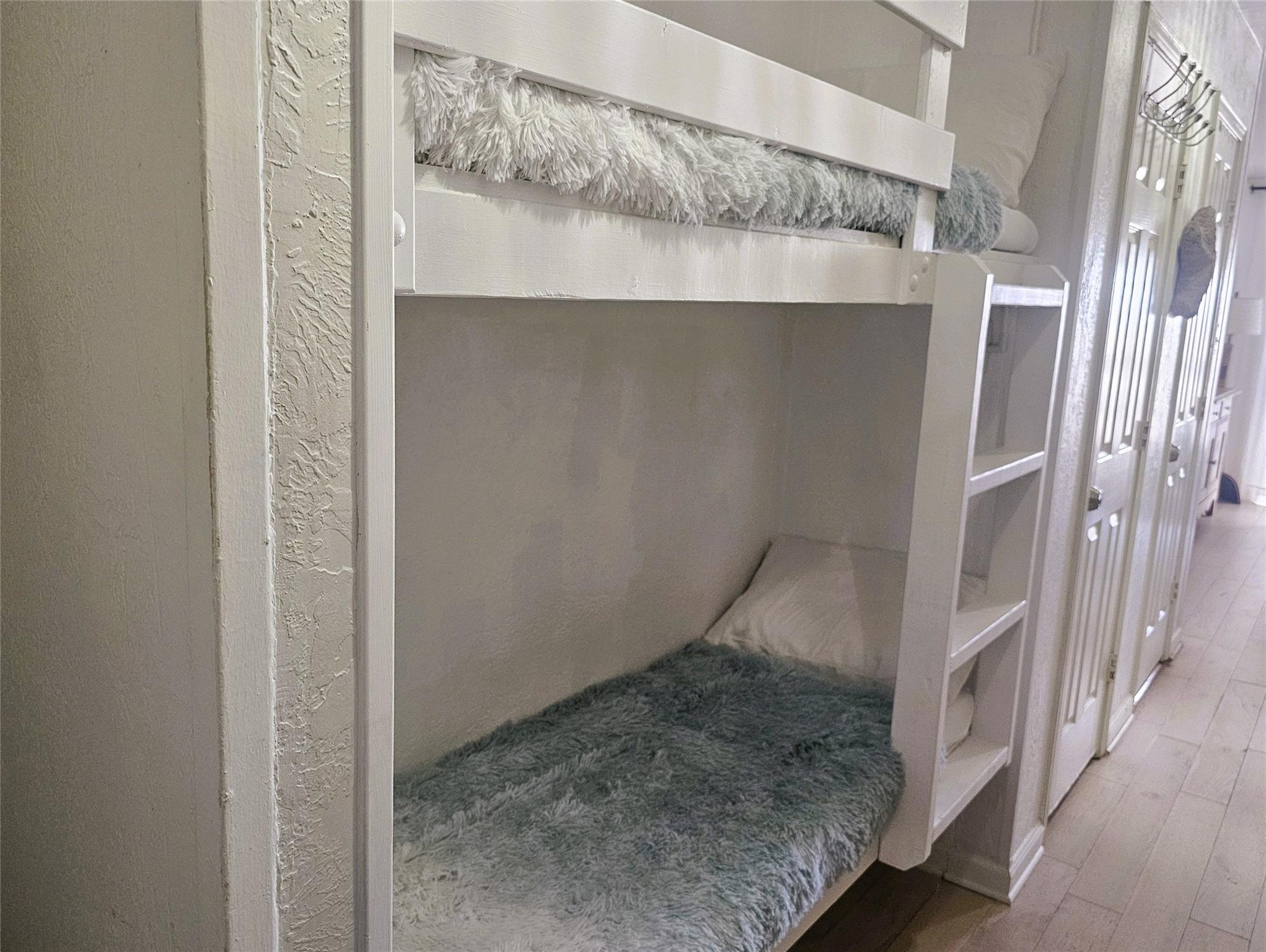 6102 Seawall Boulevard 290