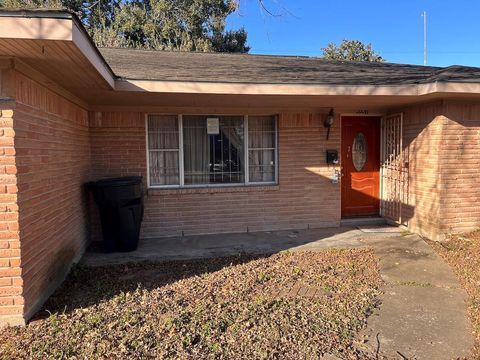 5551 Winding Creek Way Houston TX 77017