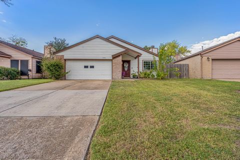 Photo of 13806 Sheri Hollow Lane, Houston, TX 77082 (MLS # 9528167)