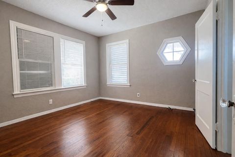Tiny photo for 4917 Avenue R 1/2, Galveston, TX 77551 (MLS # 46470433)