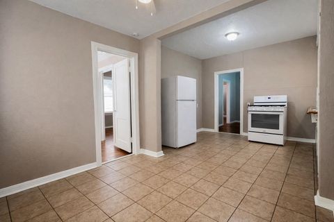 Tiny photo for 4917 Avenue R 1/2, Galveston, TX 77551 (MLS # 46470433)