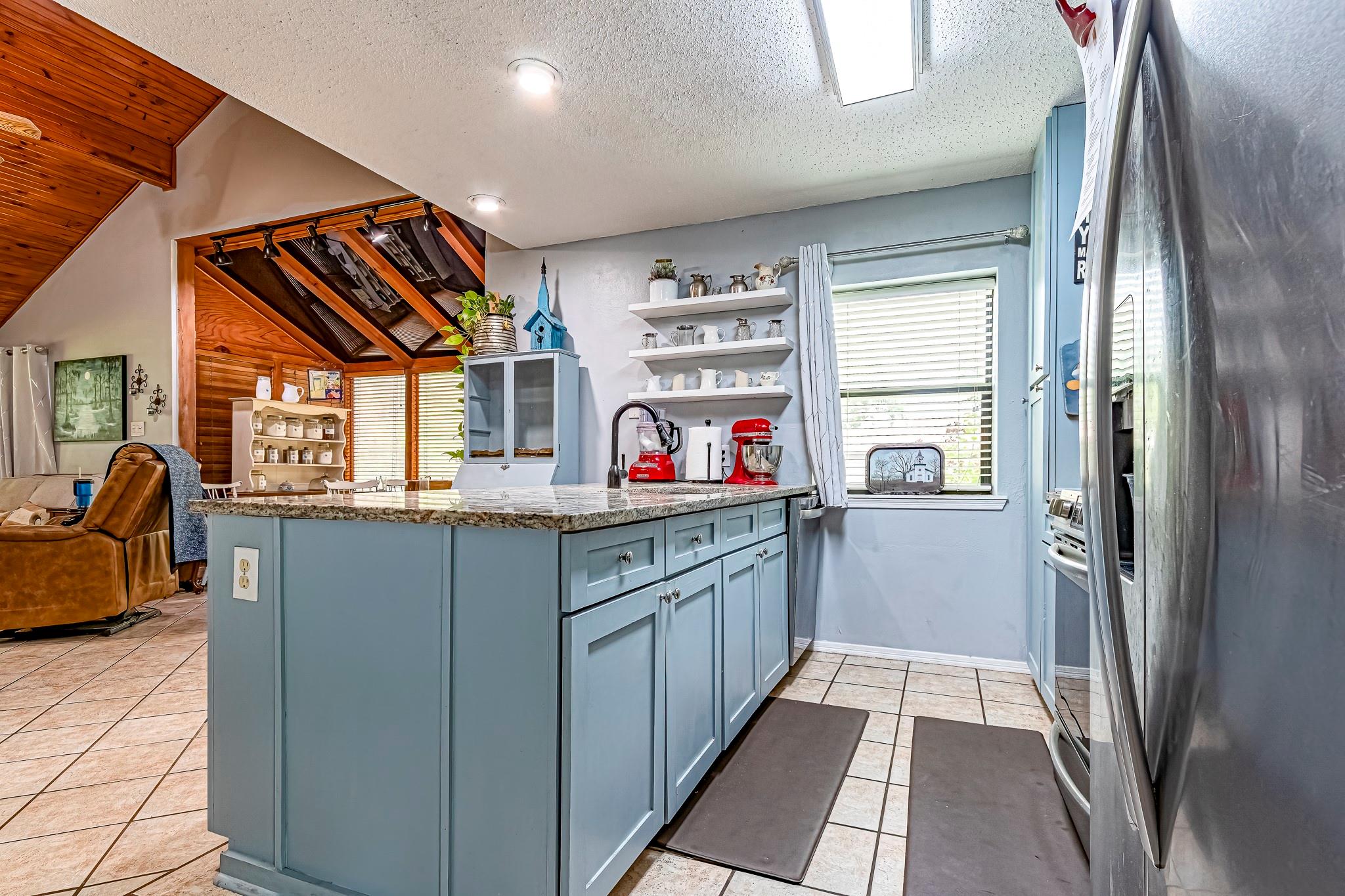 200 Fountain Lake W 125