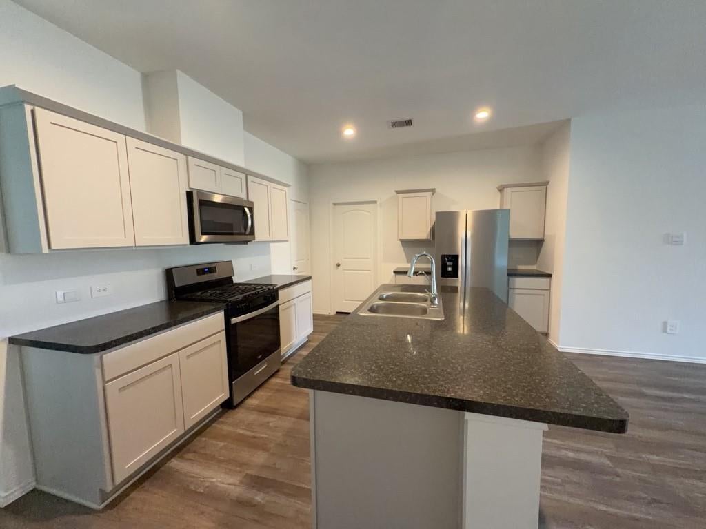 5619 Vintage Oakmont Drive