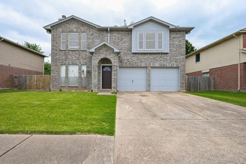 Photo of 13723 Wood River Drive, Houston, TX 77085 (MLS # 96137107)