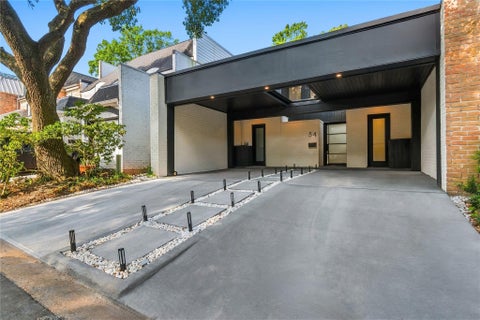 Photo of 54 Legend Lane, Houston, TX 77024 (MLS # 83671897)