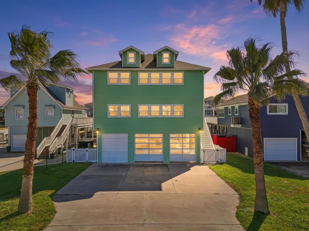 Photo of 22105 Zapata Drive, Galveston, TX 77554 (MLS # 27889752)