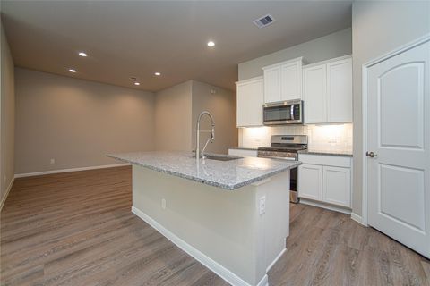 Photo of 439 Stonebrook Lane, Conroe, TX 77304 (MLS # 56310432)