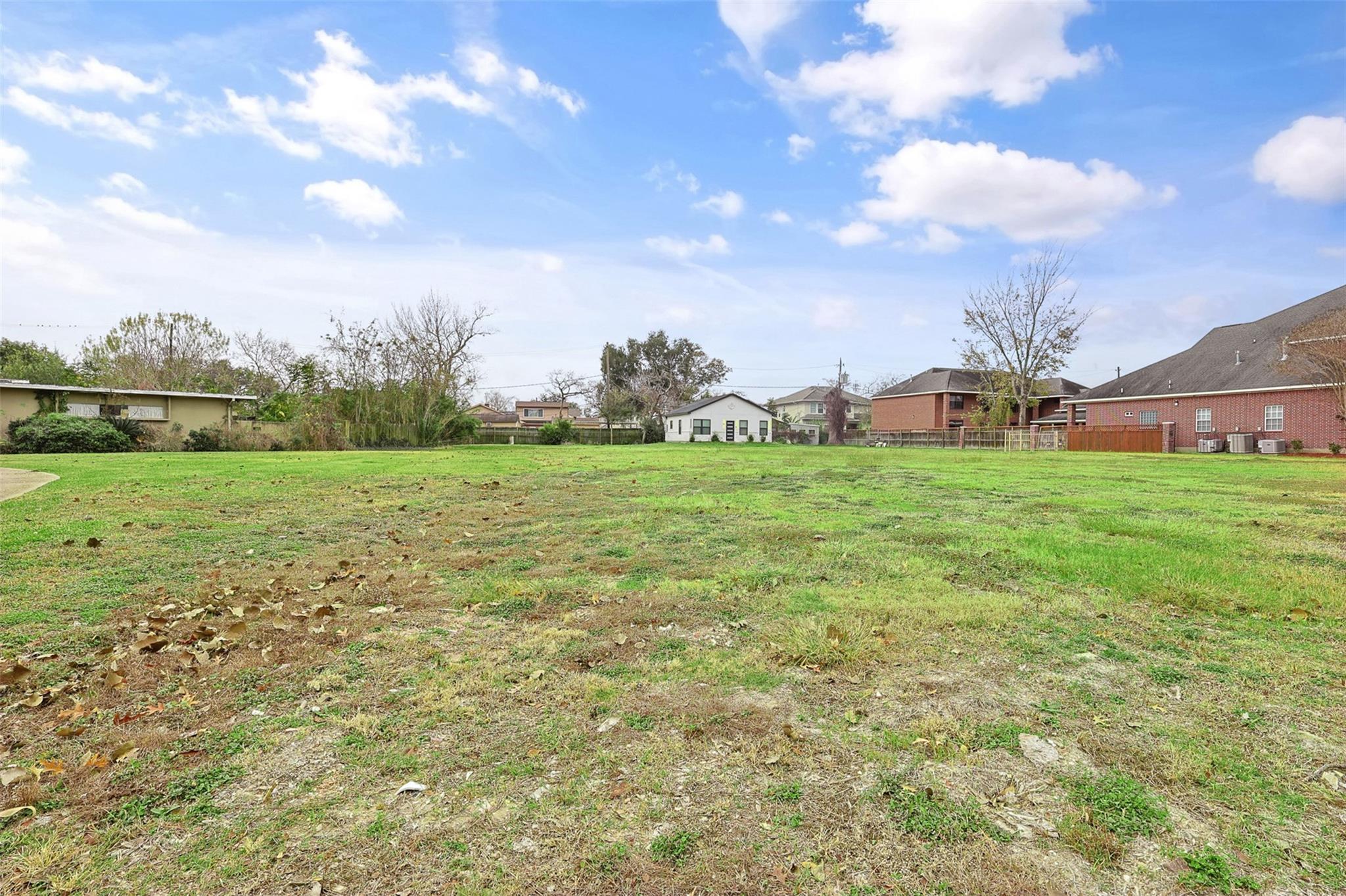 3922 Roseneath Drive