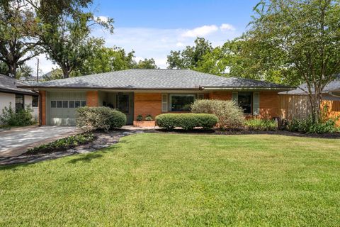 Photo of 2314 Hialeah Drive, Houston, TX 77018 (MLS # 28767238)