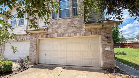 Photo of 5127 Prosperity Circle, Houston, TX 77018 (MLS # 60235178)