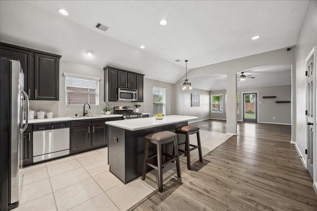 Photo of 5931 Wildbriar Lane, Richmond, TX 77469 (MLS # 34193703)