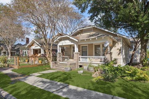 Photo of 1103 W Cottage Street, Houston, TX 77009 (MLS # 38336793)