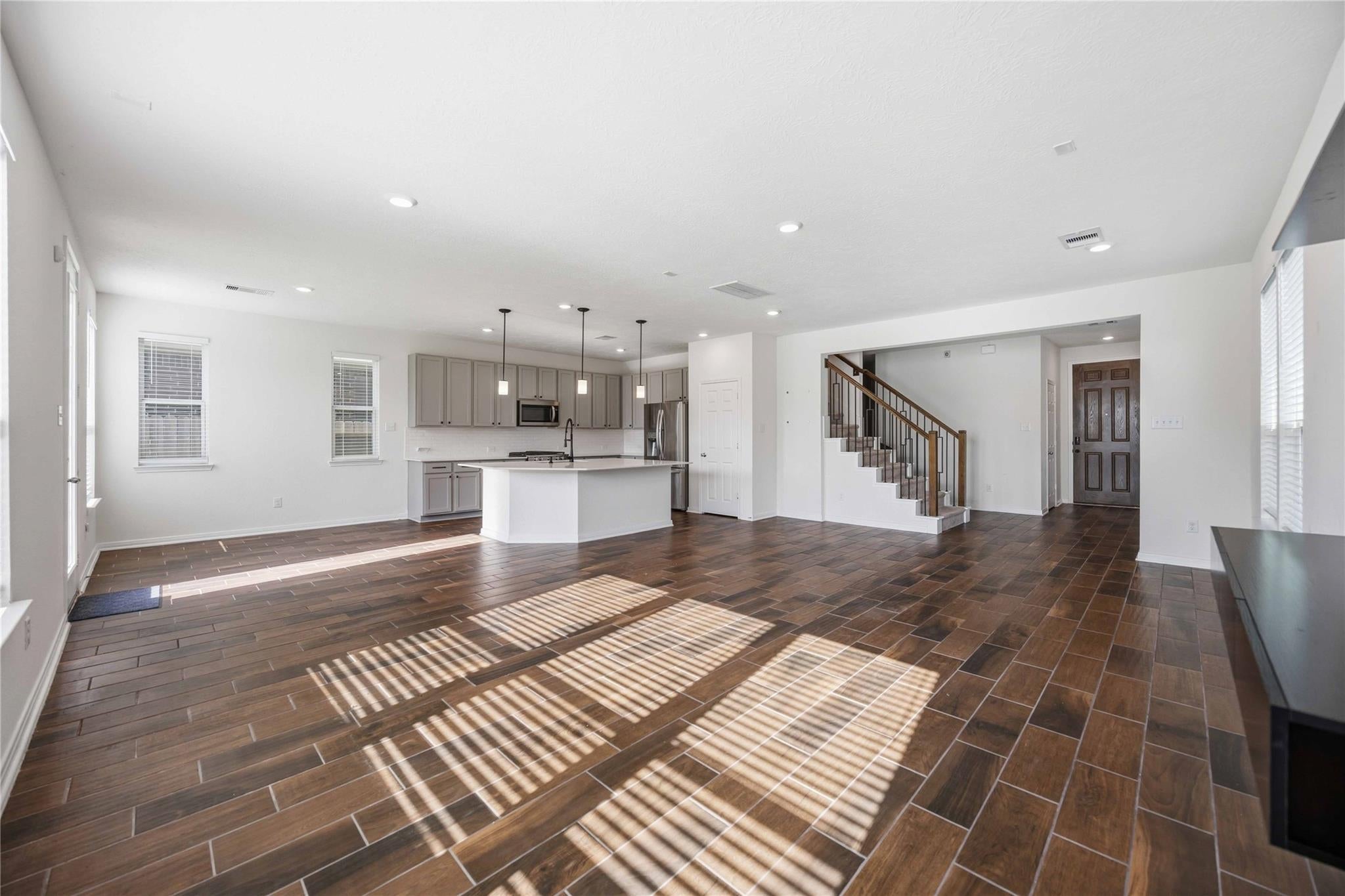 2111 Katalonia Lane