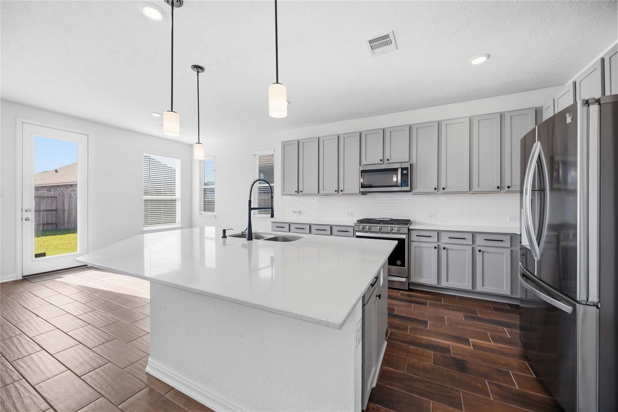 2111 Katalonia Lane
