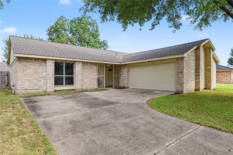 Photo of 13122 Chipman Glen Drive, Houston, TX 77082 (MLS # 6720601)