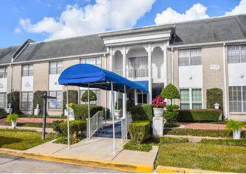 Photo of 2700 Bellefontaine Street #B9, Houston, TX 77025 (MLS # 38383385)