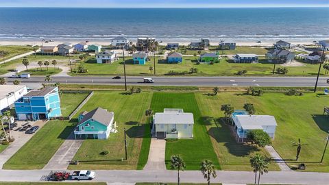 Photo of 16519 Blackbeard Road, Jamaica Beach, TX 77554 (MLS # 88597998)