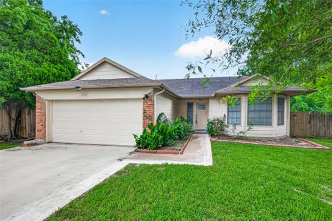 Homes For Sale - 13318 Ascot Glen Lane<br/> Houston, TX 77082