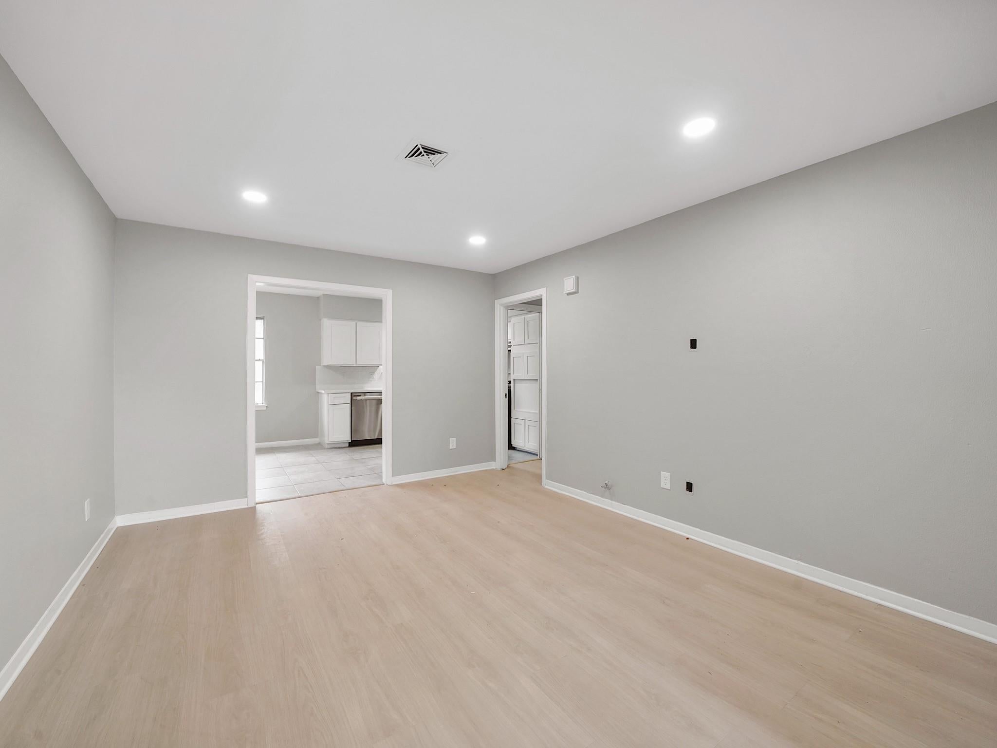 9347 Clearway Drive