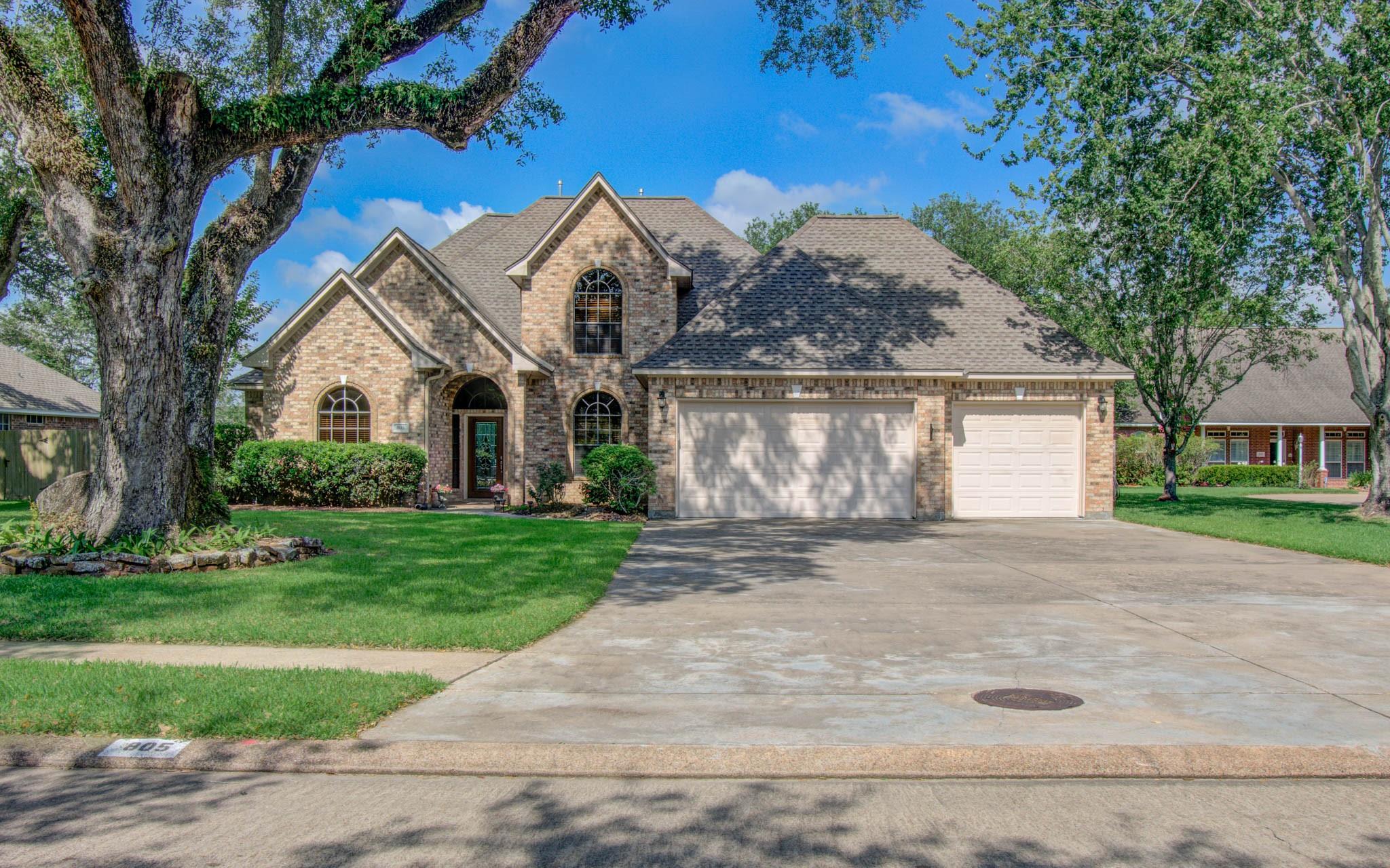 805 Enchanted Oaks Drive