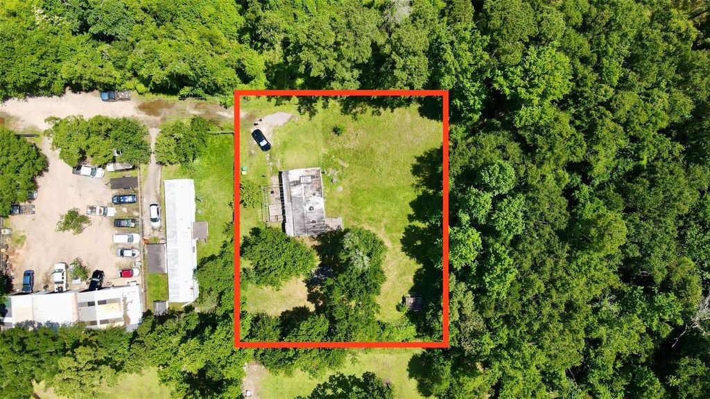 Photo of 833 Beach Airport Road, Conroe, TX 77301 (MLS # 95441691)