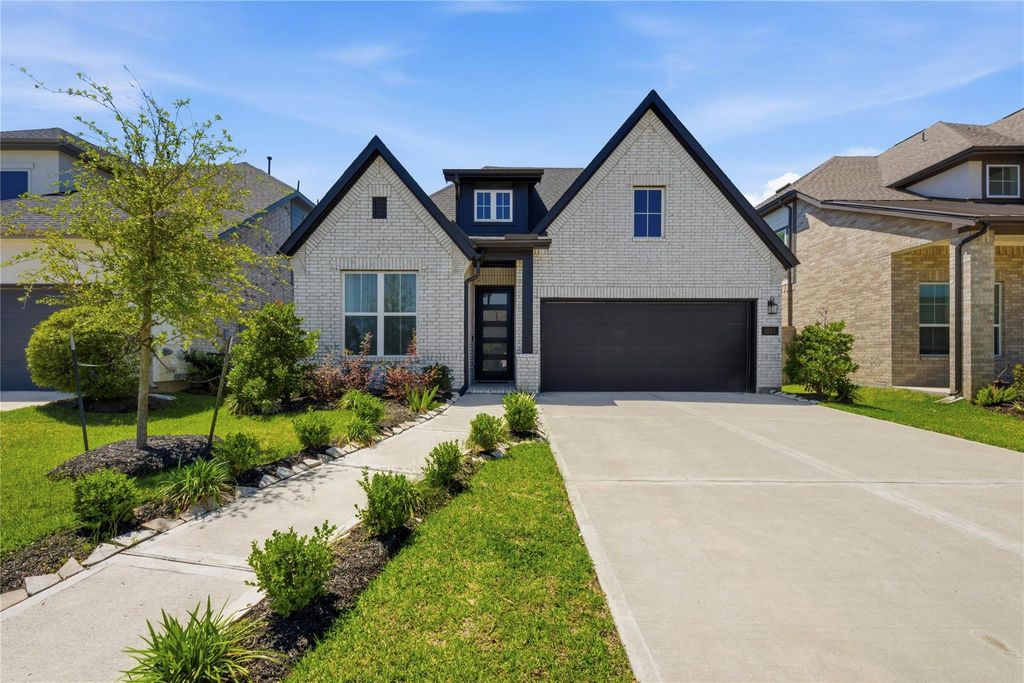 Photo of 1223 Rolling Crest Drive, Missouri City, TX 77459 (MLS # 19717147)