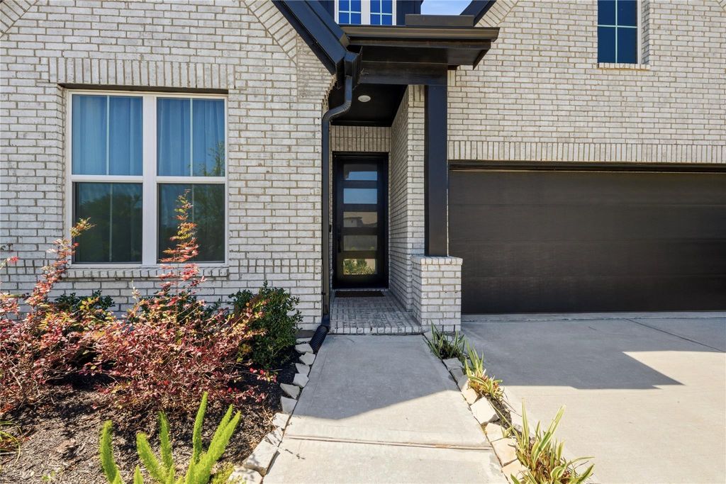 Photo of 1223 Rolling Crest Drive, Missouri City, TX 77459 (MLS # 19717147)