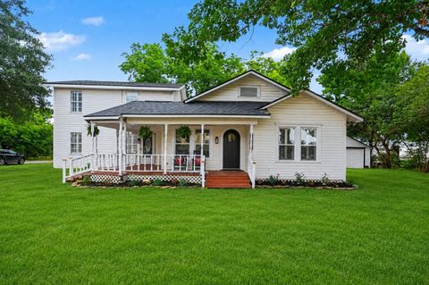 Homes For Sale - 31730 Waller Tomball Road<br/> Waller, TX 77484