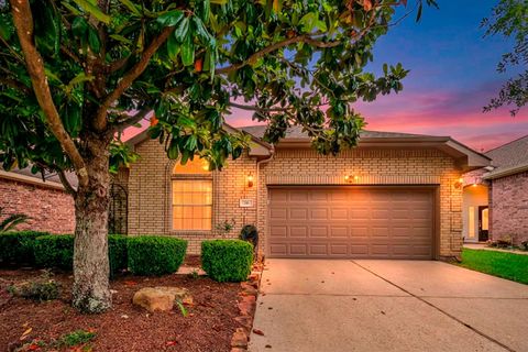 Photo of 26 Paddington Way, Conroe, TX 77384 (MLS # 84027894)