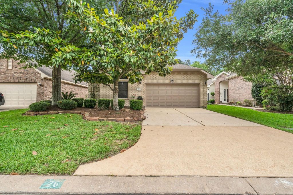 Photo of 26 Paddington Way, Conroe, TX 77384 (MLS # 84027894)
