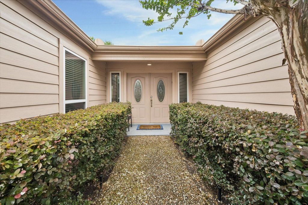 Photo of 1534 Beaconshire Road, Houston, TX 77077 (MLS # 7053995)