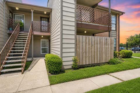 Photo of 9090 S Braeswood Boulevard #75, Houston, TX 77074 (MLS # 96383107)