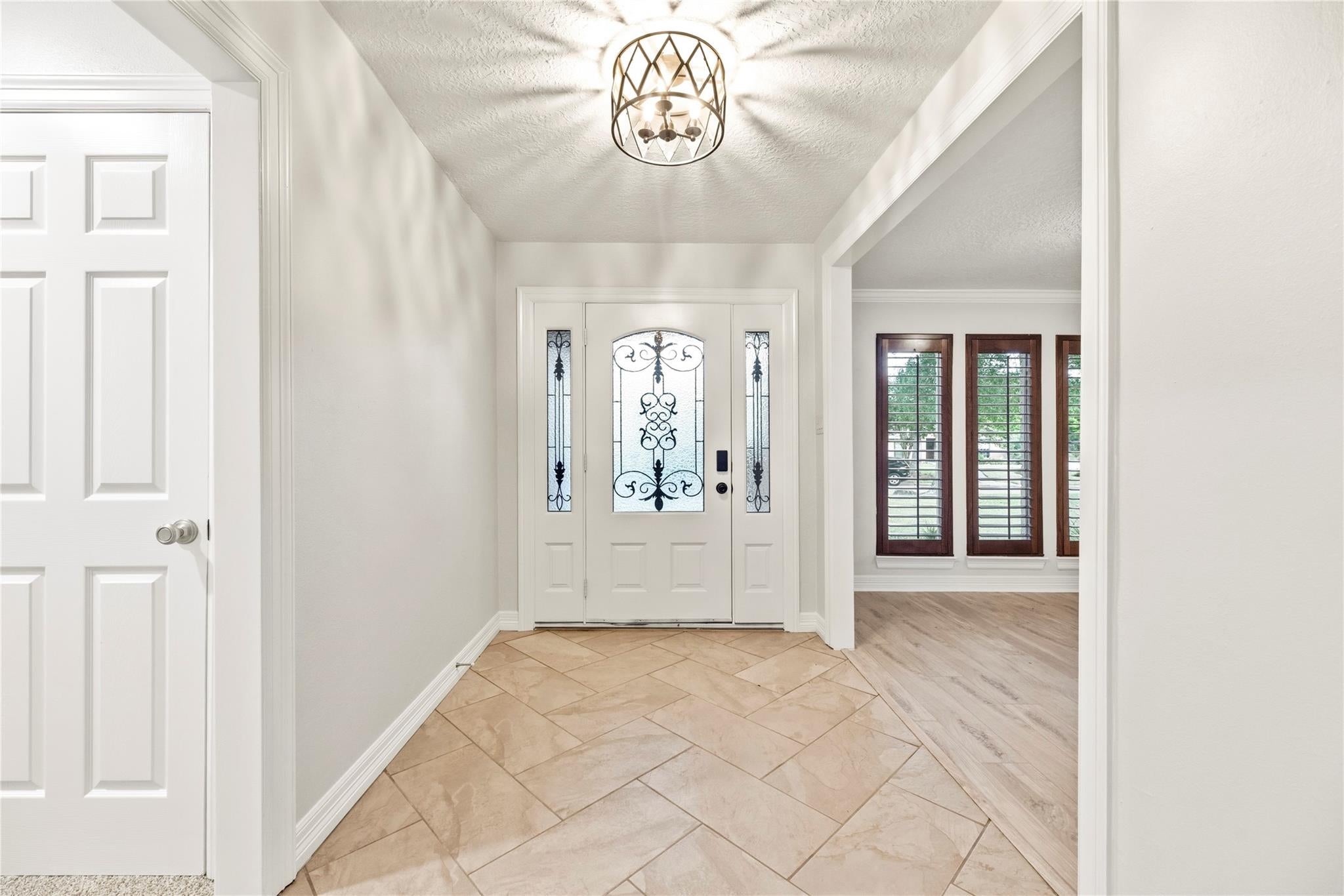 5903 Echo Lake Lane
