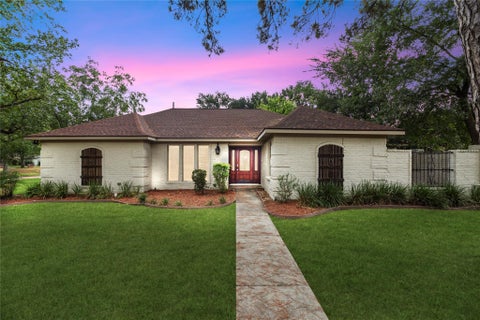 Photo of 5903 Echo Lake Lane, Houston, TX 77069 (MLS # 14430910)