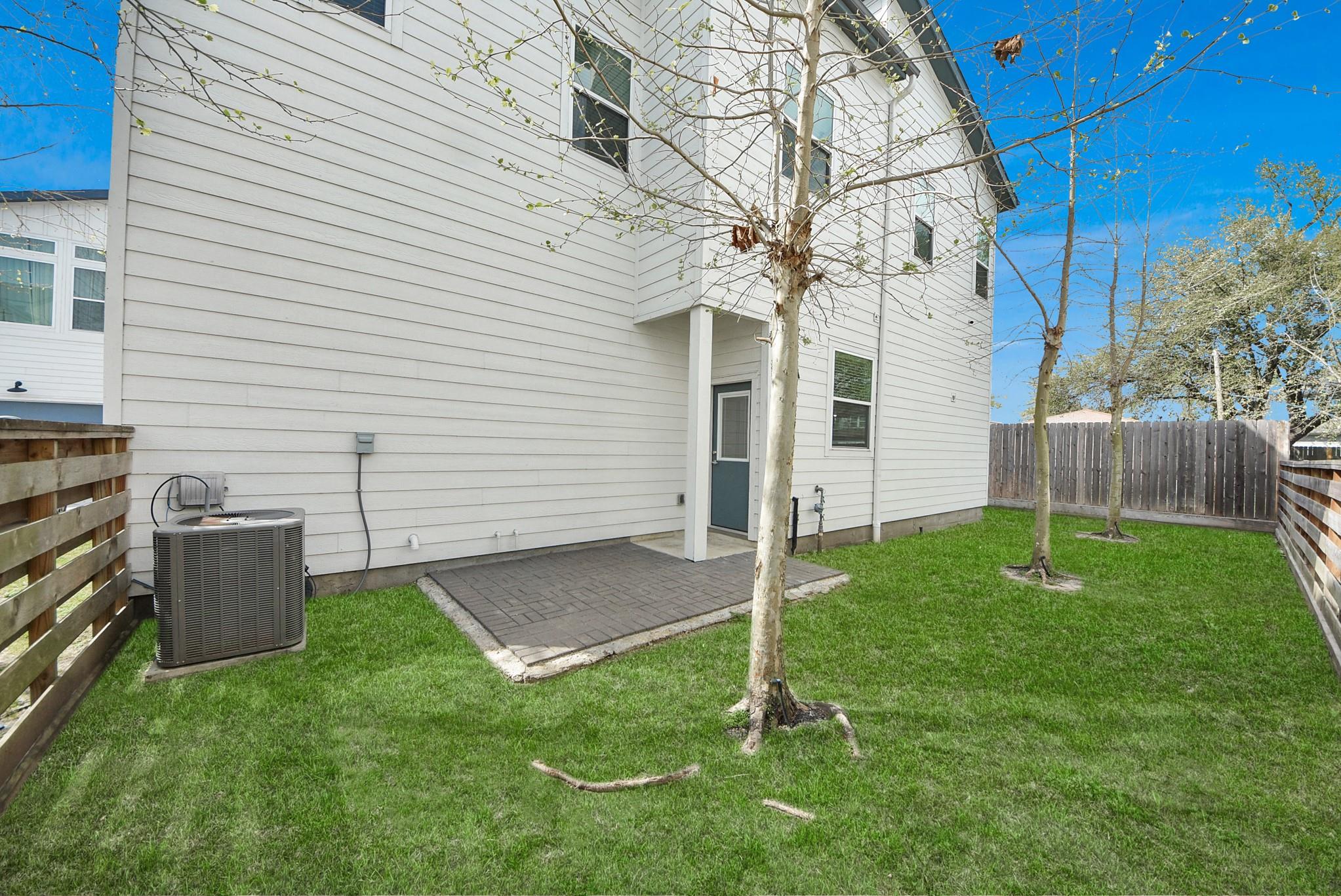 506 W Donovan Street F