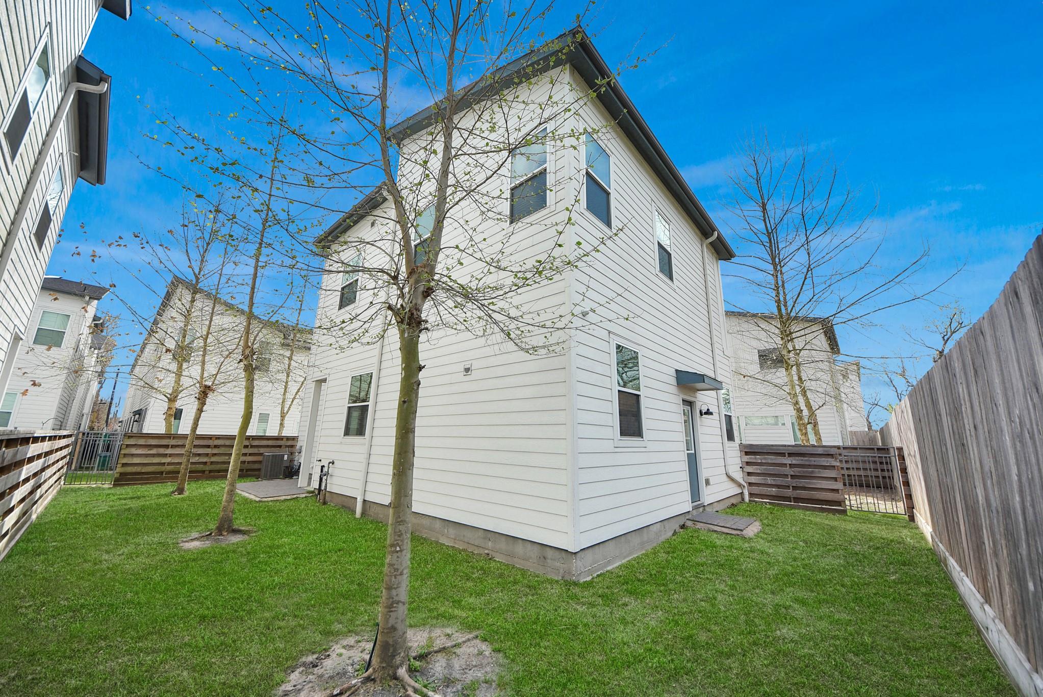 506 W Donovan Street F