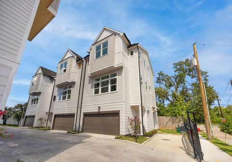 Tiny photo for 1713 Mary Street, Houston, TX 77026 (MLS # 22542093)