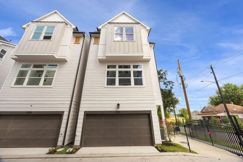 Tiny photo for 1713 Mary Street, Houston, TX 77026 (MLS # 22542093)