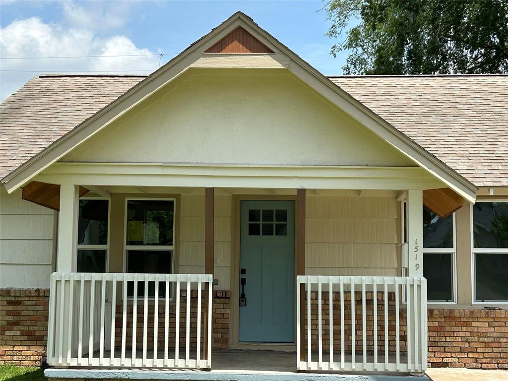 Photo of 1519 Munger Street, Houston, TX 77023 (MLS # 31201564)