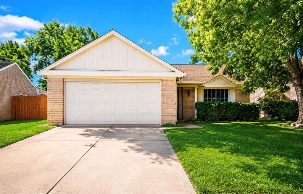 Photo of 20035 S Pecos Valley Trail, Katy, TX 77449 (MLS # 39038625)