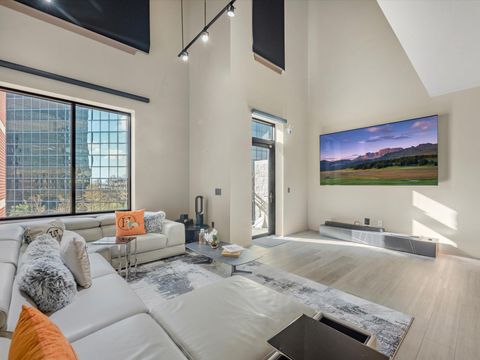 5005 Hidalgo Street 613 Houston TX 77056